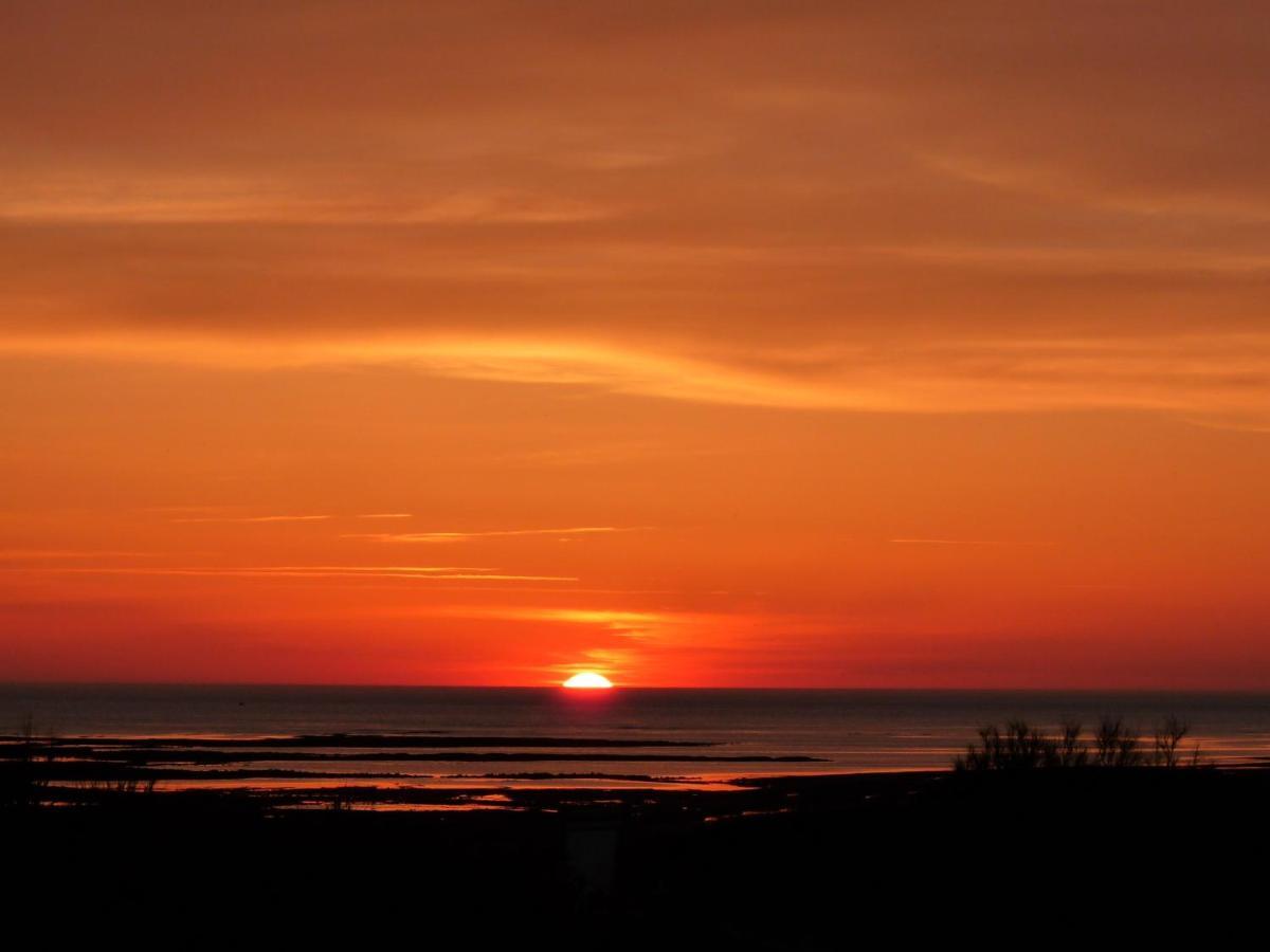 Hotel De La Petite Plage Saint-Georges-d'Oleron Exteriör bild